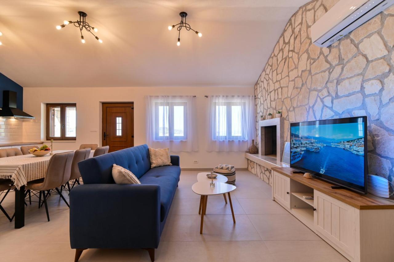 Villa Rudini With Heated Pool Okrug Gornji Exteriér fotografie