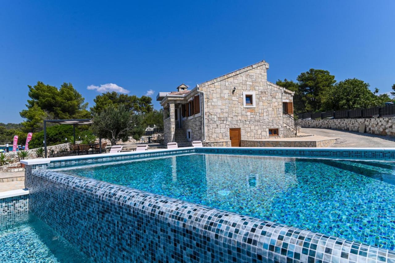 Villa Rudini With Heated Pool Okrug Gornji Exteriér fotografie