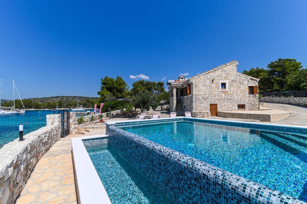 Villa Rudini With Heated Pool Okrug Gornji Exteriér fotografie