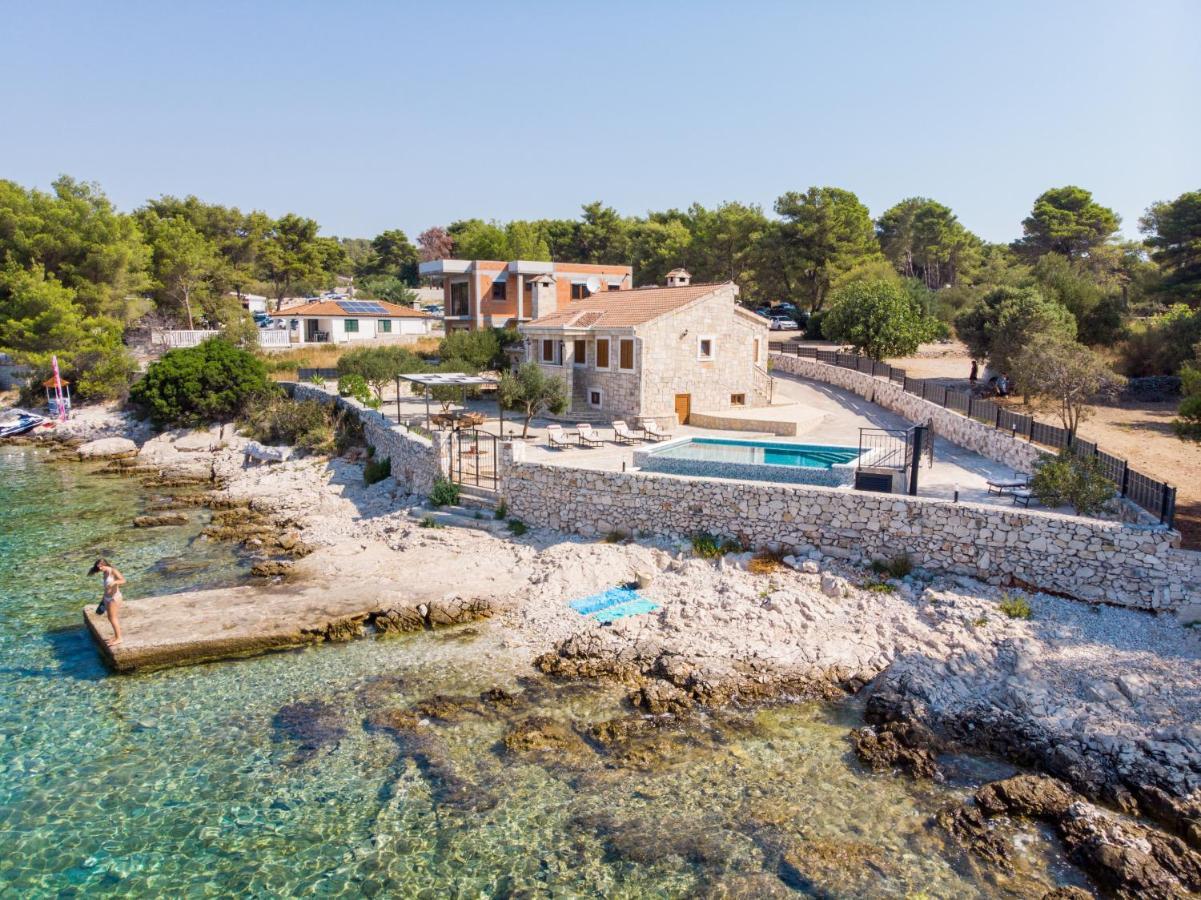 Villa Rudini With Heated Pool Okrug Gornji Exteriér fotografie